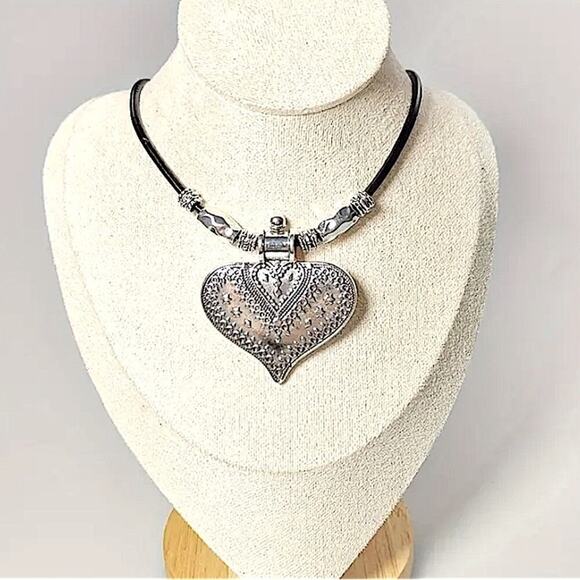 Boho Silver Statement Heart Necklace - Picture 4 of 5